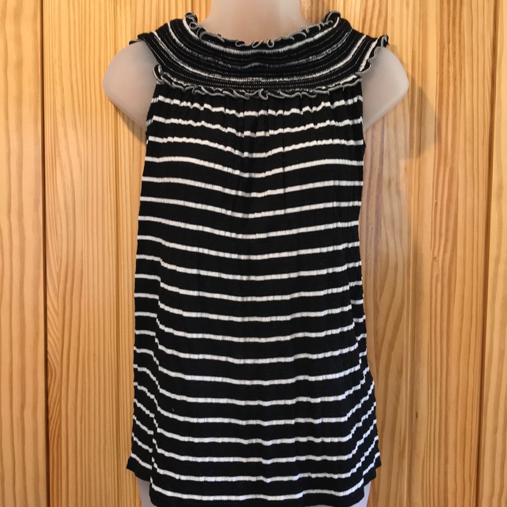 🎉4 For $25🎉 NWOT-MAX STUDIO VERSATILE TOP